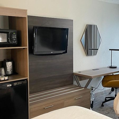 Holiday Inn Express Burlington By Ihg Ngoại thất bức ảnh