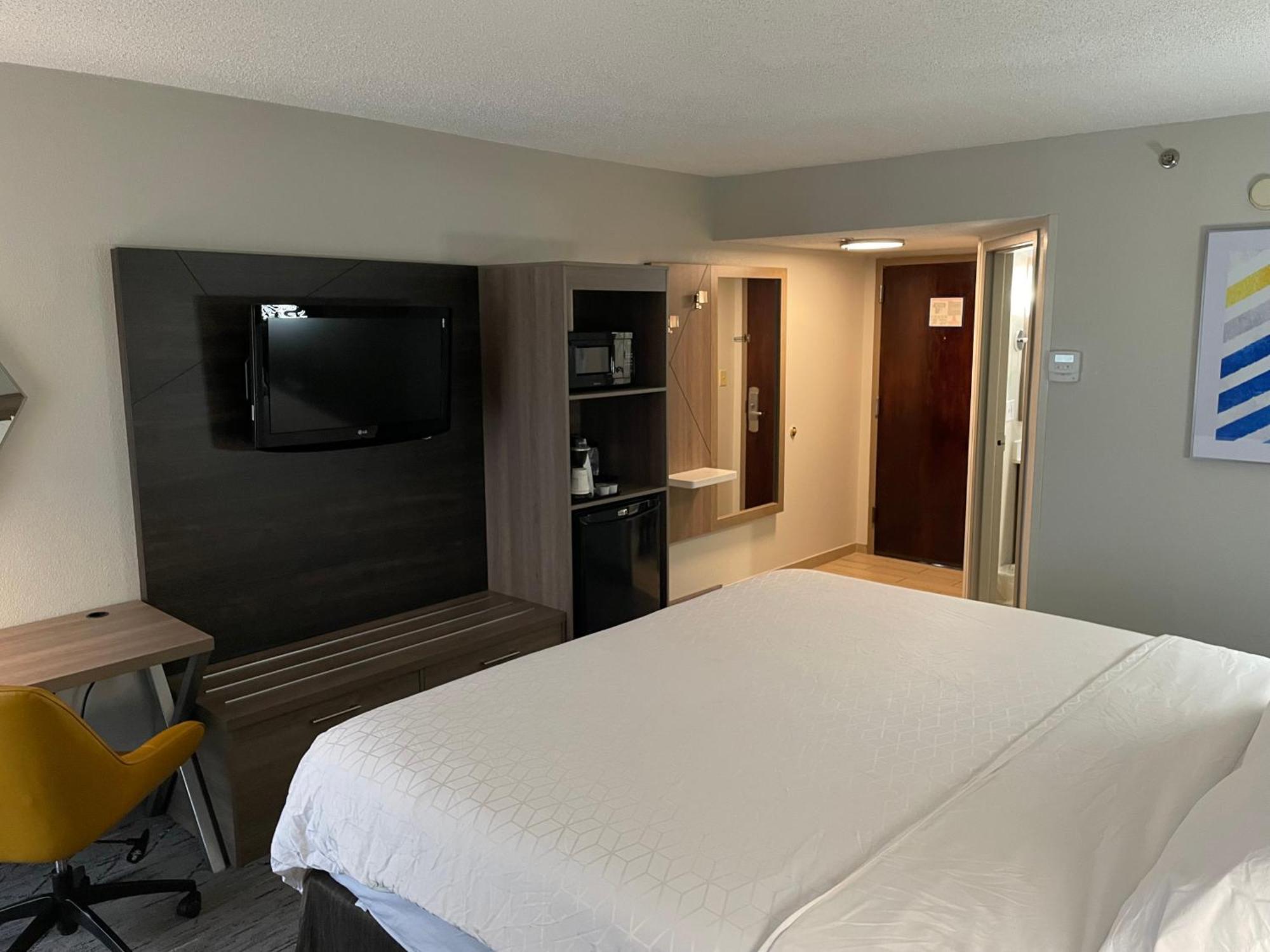 Holiday Inn Express Burlington By Ihg Ngoại thất bức ảnh