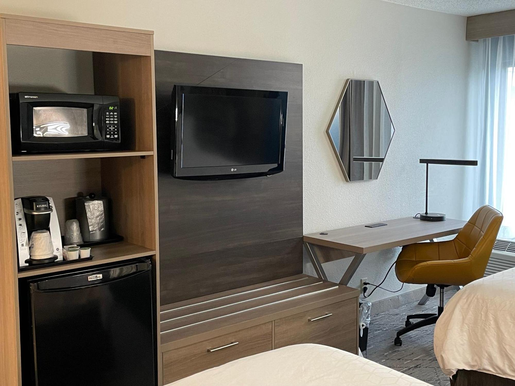 Holiday Inn Express Burlington By Ihg Ngoại thất bức ảnh