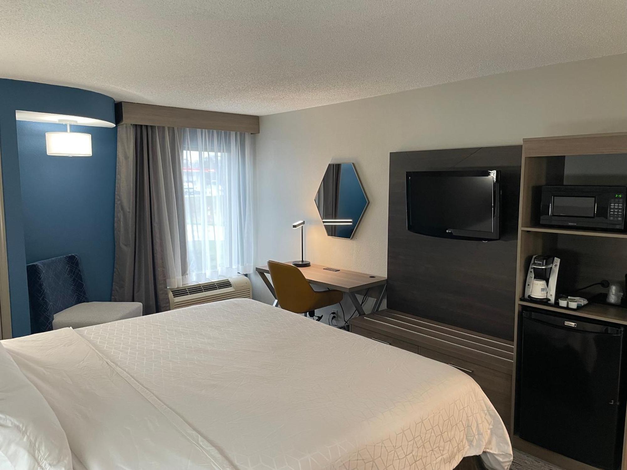 Holiday Inn Express Burlington By Ihg Ngoại thất bức ảnh