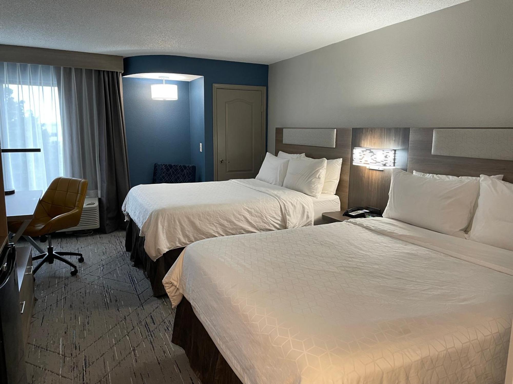 Holiday Inn Express Burlington By Ihg Ngoại thất bức ảnh