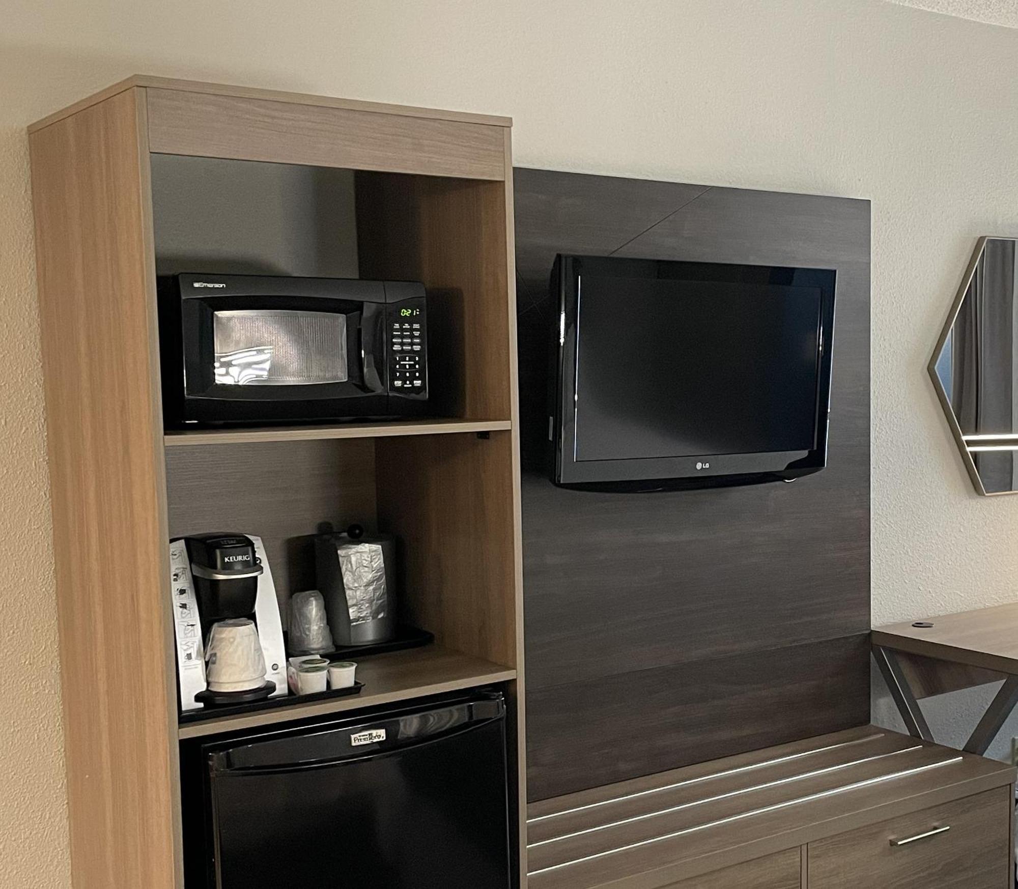 Holiday Inn Express Burlington By Ihg Ngoại thất bức ảnh
