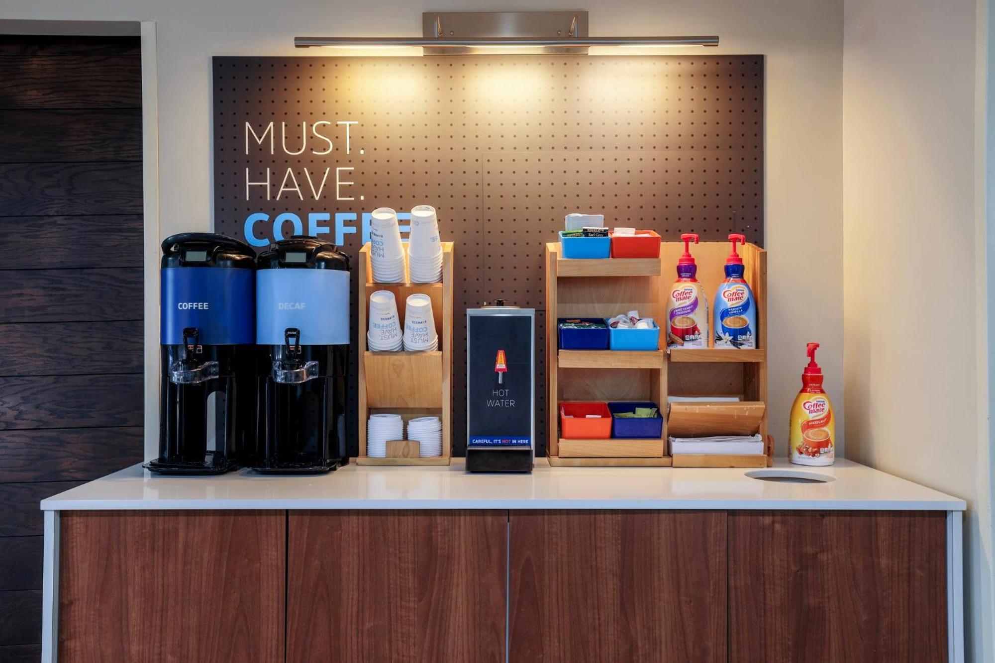 Holiday Inn Express Burlington By Ihg Ngoại thất bức ảnh