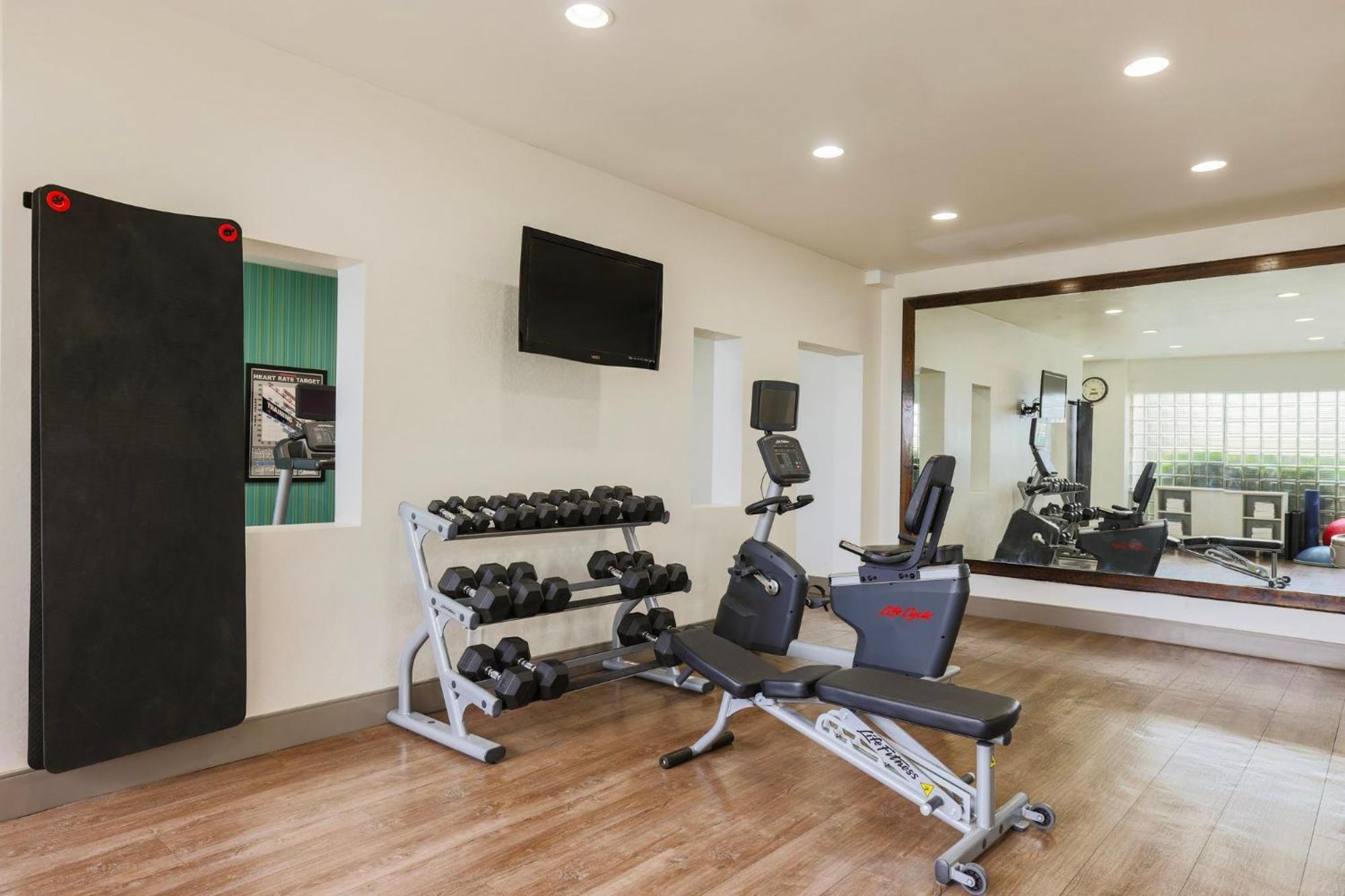 Holiday Inn Express Burlington By Ihg Ngoại thất bức ảnh
