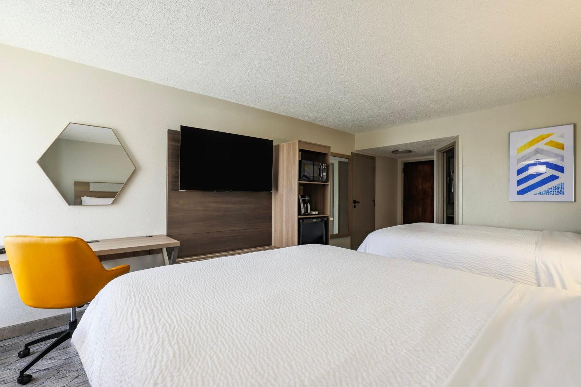 Holiday Inn Express Burlington By Ihg Ngoại thất bức ảnh