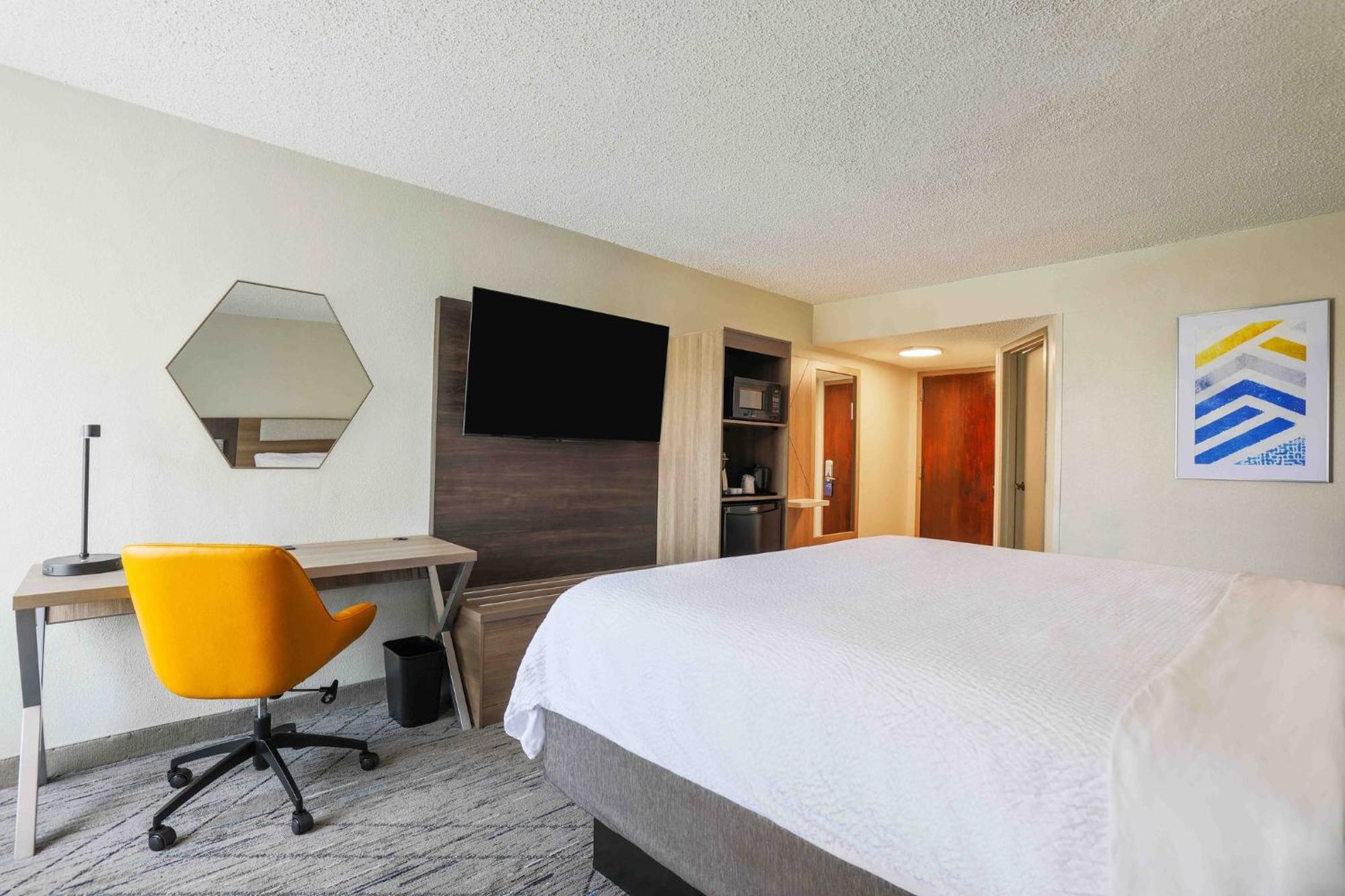 Holiday Inn Express Burlington By Ihg Ngoại thất bức ảnh