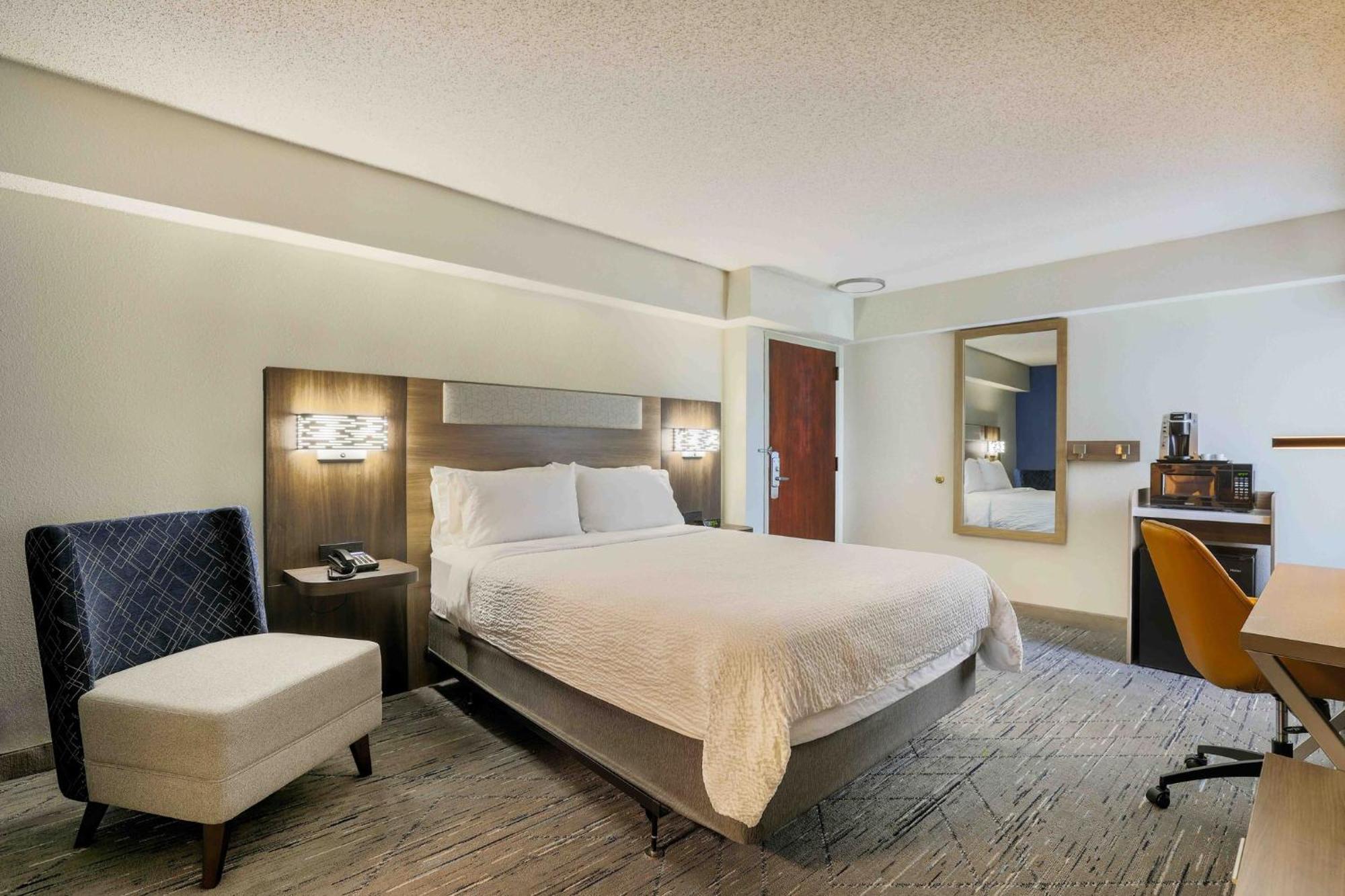 Holiday Inn Express Burlington By Ihg Ngoại thất bức ảnh