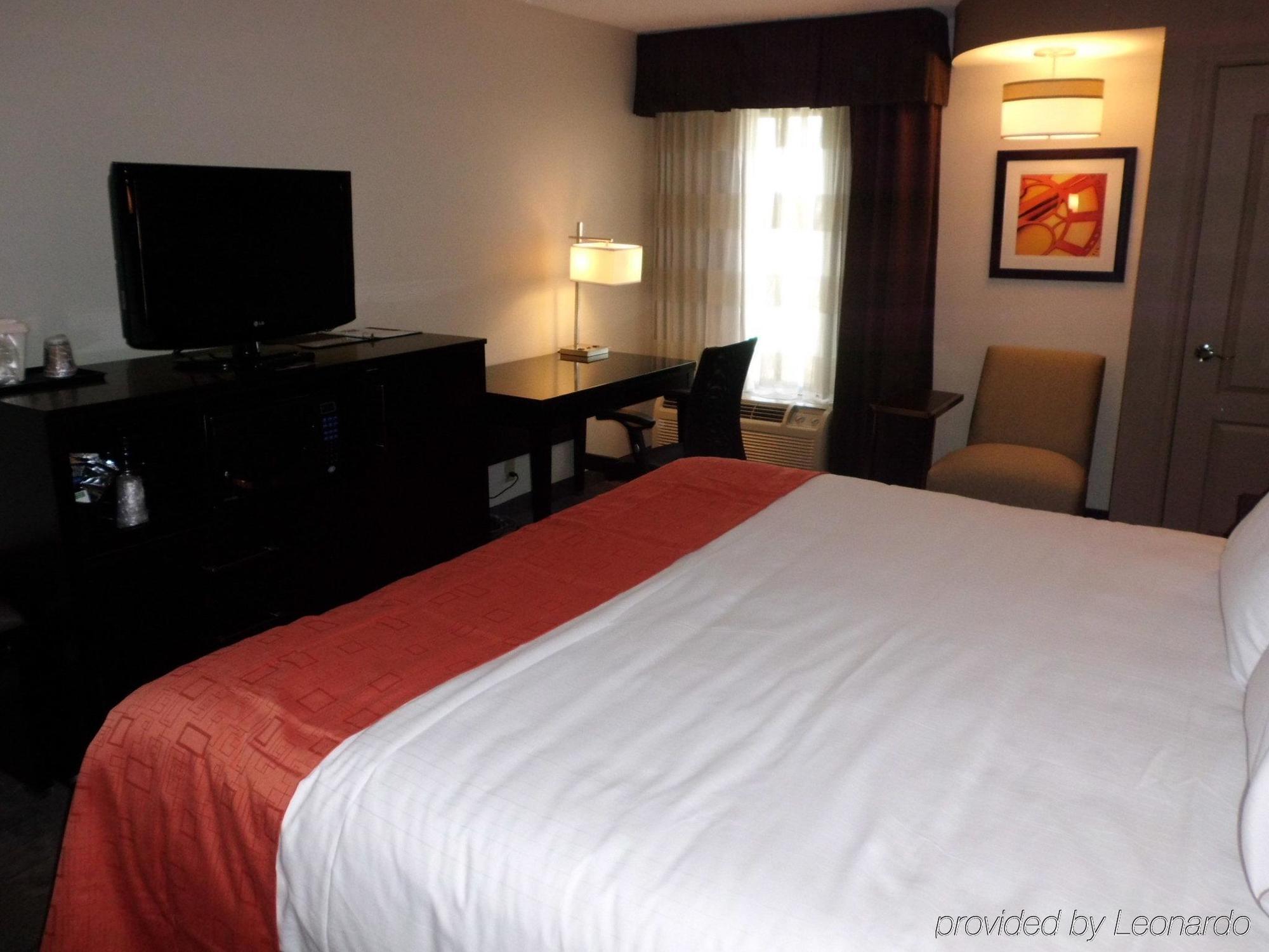 Holiday Inn Express Burlington By Ihg Phòng bức ảnh