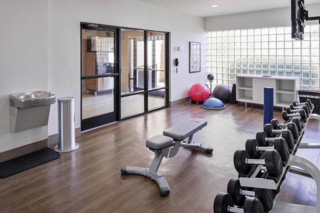 Holiday Inn Express Burlington By Ihg Ngoại thất bức ảnh