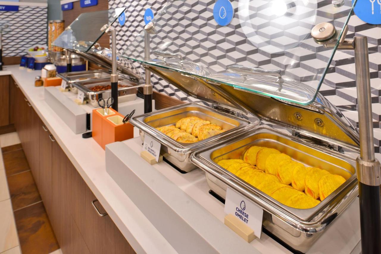 Holiday Inn Express Burlington By Ihg Ngoại thất bức ảnh